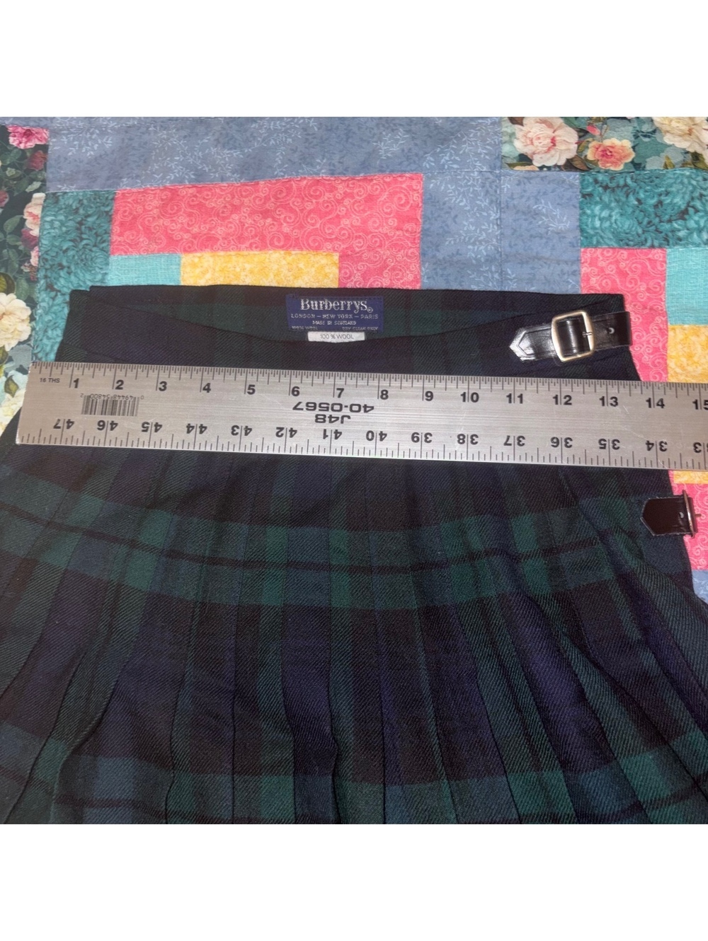 Vintage Burberrys $1750 100% Wool Pleated Tartan Skirt Made in Scotland, Size 8 - Picture 2 of 9